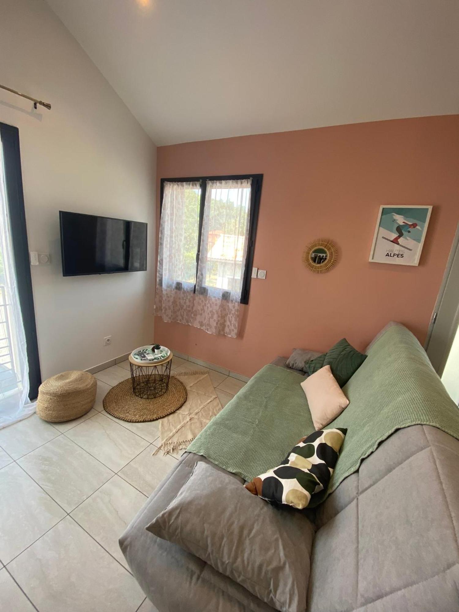 Appartement 2 A 4 Personnes, Une Pause Au Vert Chateauvieux  Exterior photo